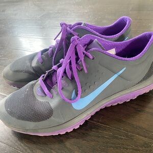 Women’s Nike Tennis Shoes 8.5 Grey Purple